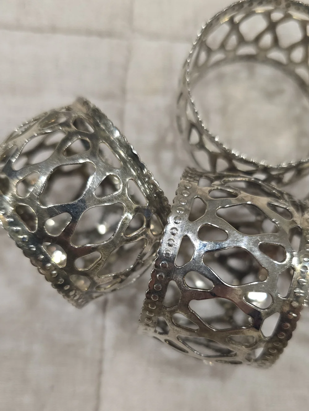 Vintage Set of 4 Silver Plate Filigree Napkin Ring Holders